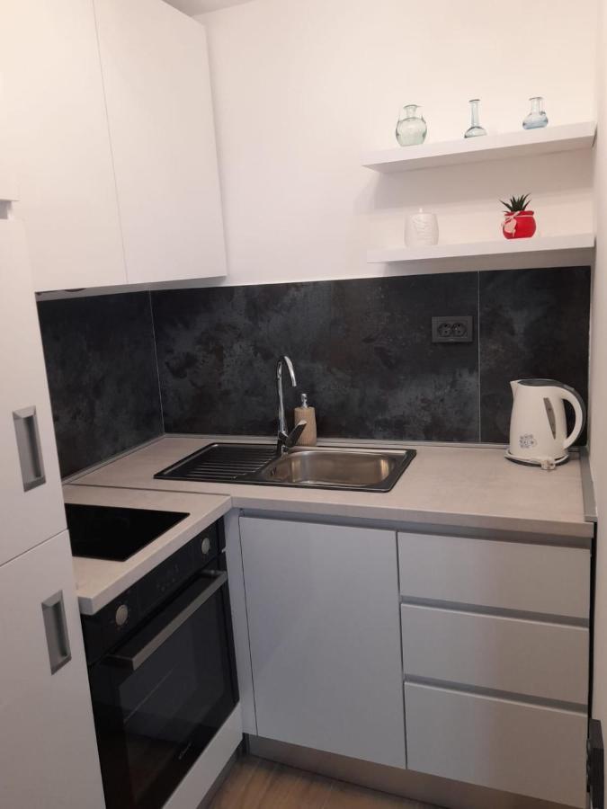 Apartman Sa Lodom 2+2 Apartment Pirovac Exterior foto